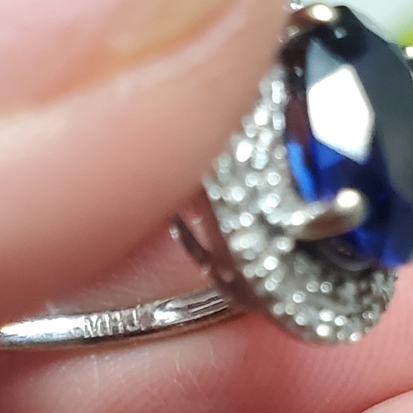 Blue sapphire ring from Michael hill jewelers. - Picture 7 of 16